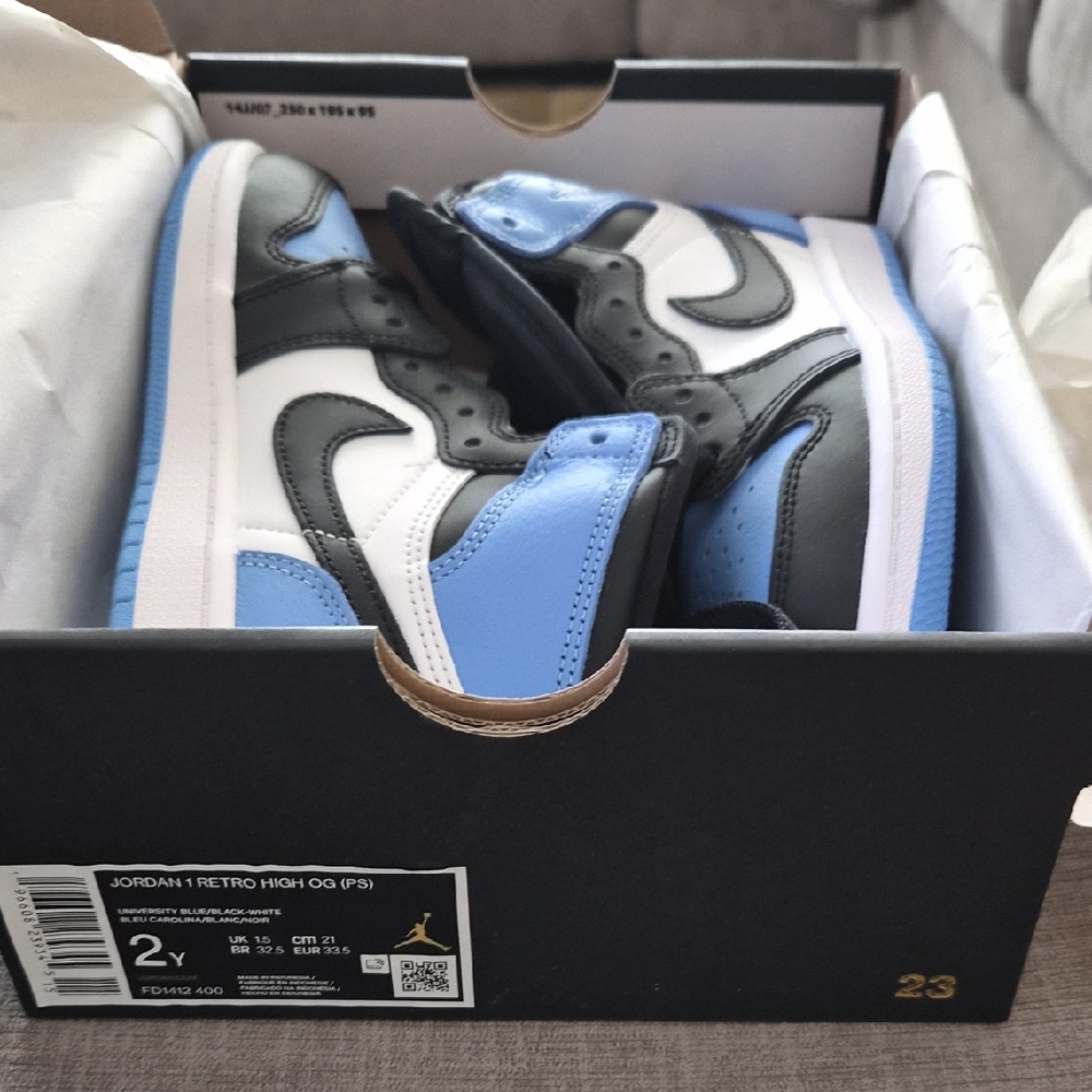 Nike Kids High-Top Sneakers in White, Black & Light Blue